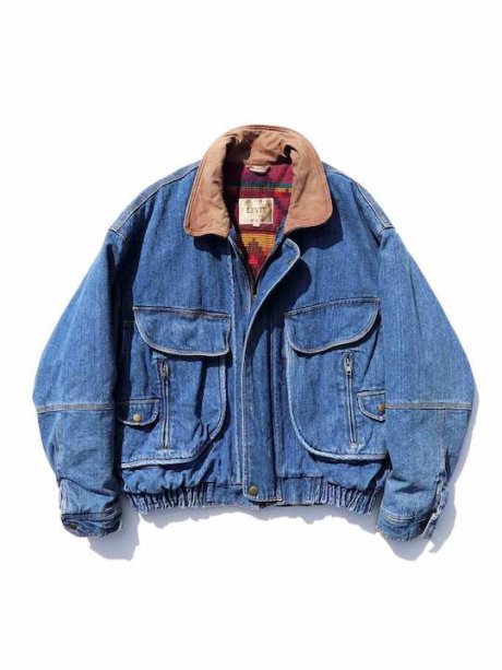 Artistic front design with pockets. Levi's® 80's jacket.