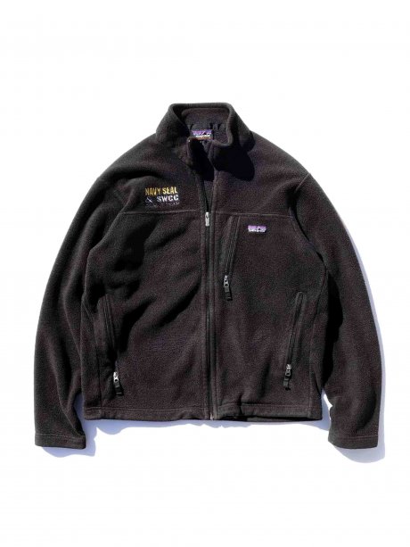 前の所有者はきっと、このパタゴニアのフリースばかり着ていたんだと思います。