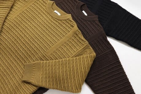The motif of Yashiki's new knitwear is the "straw rope," which is indispensable for winter preparation. The image of a good old private house comes to mind.