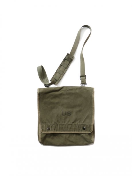 バッグは小ぶりが調子いいんです。どうせなら本物を。