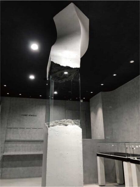 Elegant and urban. A hot spot where you can enjoy the world of Core Jewels has opened in Harajuku.