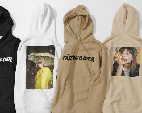 アトランタ出身のユニークな個性。耳の早いジャーナルスタンダードからFAYE WEBSTERの限定アイテムが登場。