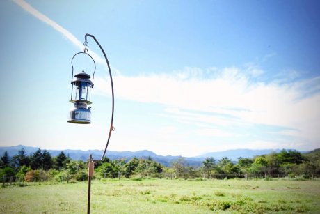 The opposite of ultralight, this iron lantern hanger is made by a garage brand in Gunma, Japan.