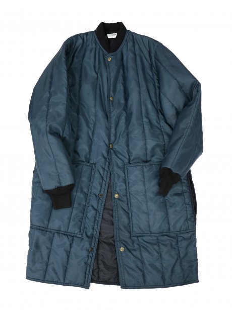 A big hit in the middle of winter, no doubt about it . You can get a long quilted jacket for under 10,000 yen.