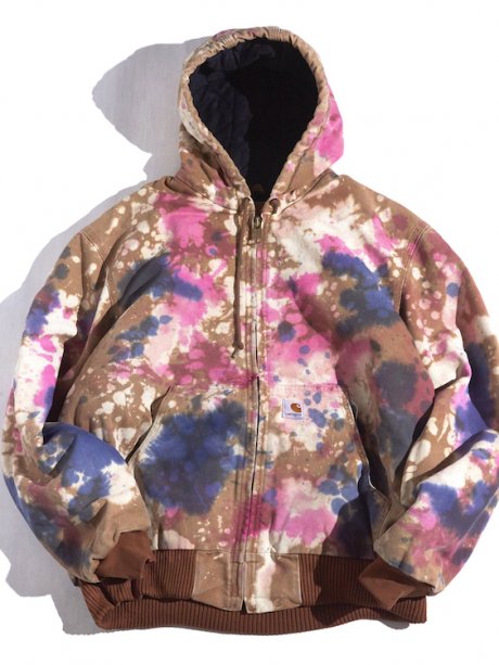 Not an aging process, but a courageous process. It overturns the image of Carhartt in a good way.