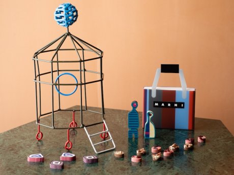 Marni's popular bags are now in the palm of your hand! Fanny Valentine chocolate bags are now available.