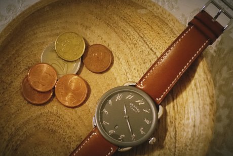 Serialization "The Best of the Best" No.131 Hermes wristwatches with the ultimate in elegance.