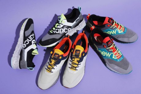 This outdoor-like pair inherits the traditional "997" form.