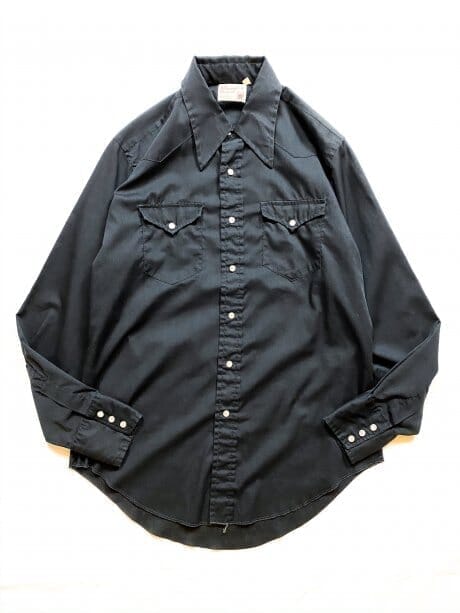 男は黙ってブラック無地のウエスタンシャツを着るべし！