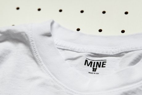 昨年デビューした噂の白Tブランド、マイン。