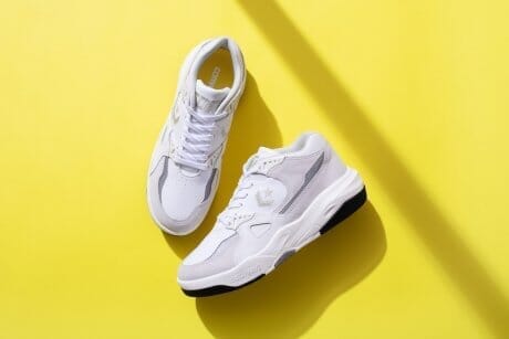 バスケ黄金期を彷彿とさせるコンバースの限定モデル。ボリューミーでいて、実にクリーンな仕上がり。