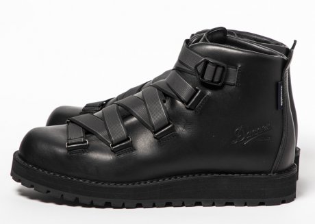 ミーンズワイルとダナーが再び共演。ウェービングテープをあしらった個性的なマウンテンブーツができました。