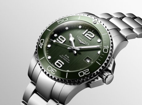 A khaki-toned green that tickles men's fancy. Longines' signature diver's watch now comes in a new color.