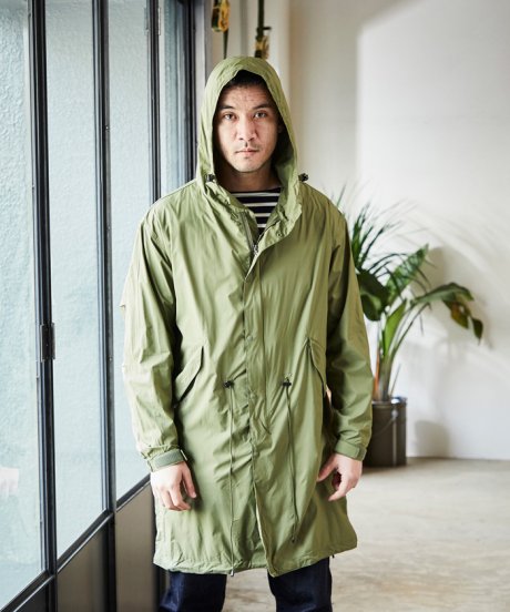 ジャックアンドマリーがつくったモッズコートは、この見た目で防水透湿。