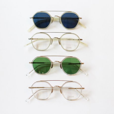 Hexagonal lenses and two bridges are smartly designed. A limited reissue of a gem that shines with Ayame's originality!