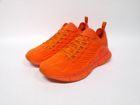 The motif is Tokyo Tower. Reebok's latest collaboration model comes in a bold one-tone.