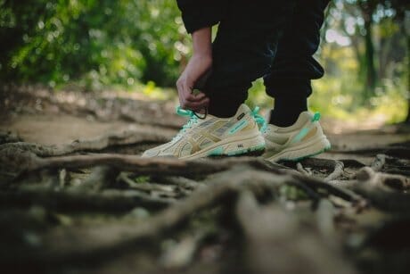 アトモスがデザイン提案。アシックスのトレイルシューズがイケてます。