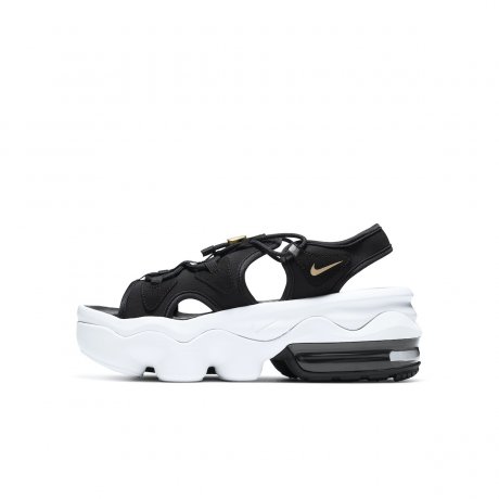 ナイキの次なる厚底は…、女性のためのサンダル！