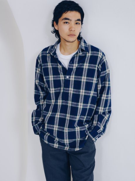 ポストオーバーオールズとジャーナルスタンダードの別注プルオーバーシャツは360度抜かりなし！