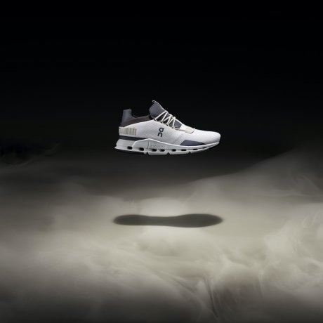 The new "Cloud Nova" sneaker from ON is now available.
