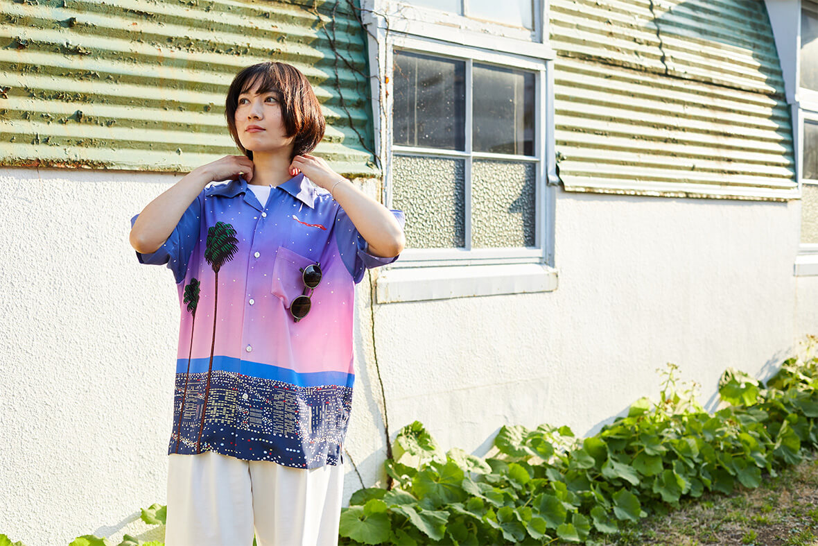 高速 割引 平日 Four people friends their and shirts Rag Aloha designed who トップス