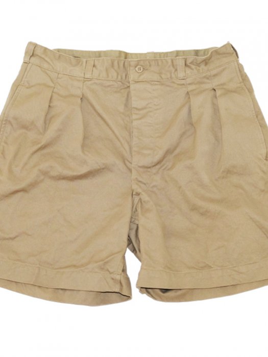 Military shorts with French spirit are now in stock. They are precious dead stock from the 1960s.