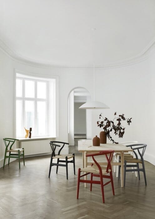 Scandinavian design master Wegner's Y chair is now available in new colors. Now is the time to get the one you want someday.