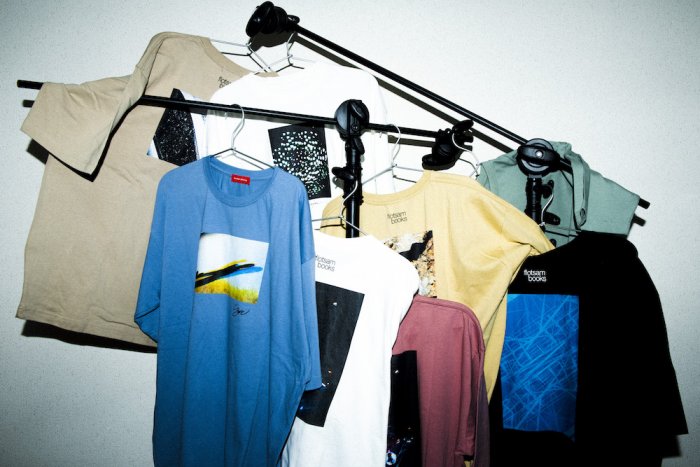 相澤有紀と小見山峻、2人の写真家が切り取る“光”の肖像。メゾンスペシャル ×フロットサムブックスのフォトTがずば抜けてます。