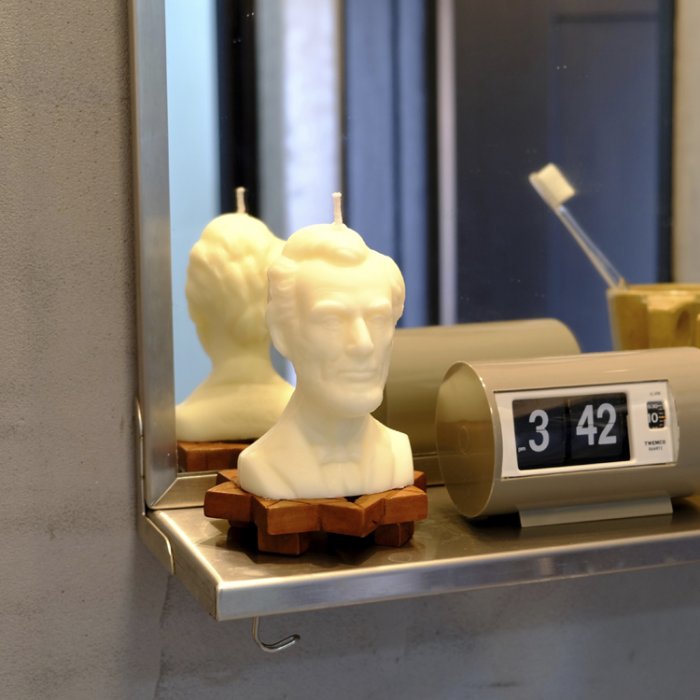 Casually stylish and distinctly cute. G.W.THINGS, a sophisticated aroma candle brand, makes its debut.