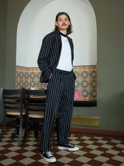 More like a sidekick than an outfit. A set-up that is that useful and familiar.