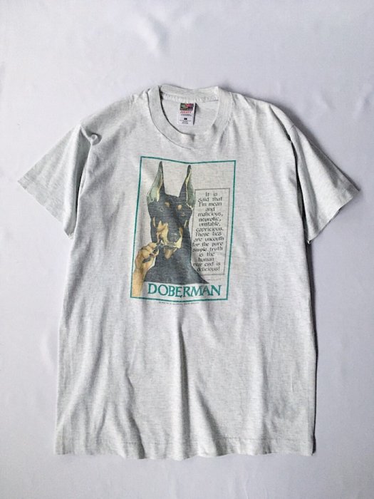 ドーベルマンが我々に物を申したいそうです。1993年製のプリントTシャツ。