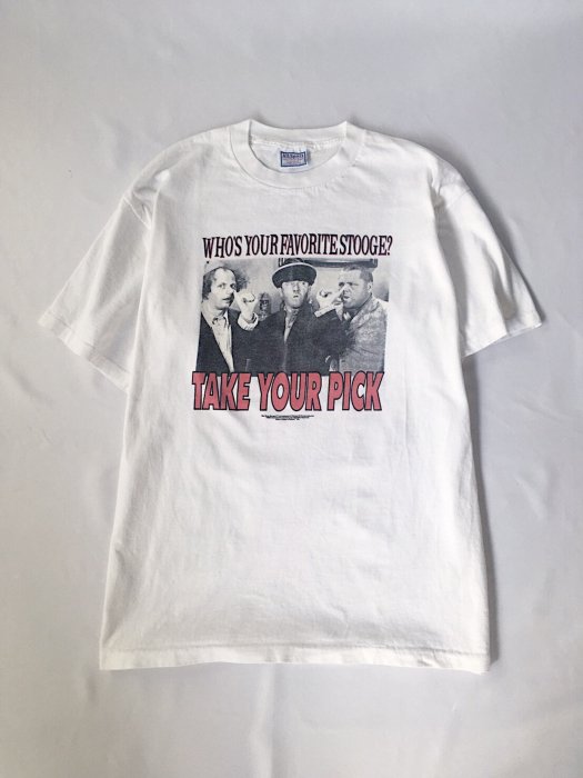 現代社会をブッッッタ斬り！老舗トリオのコミカルでシニカルな一着。