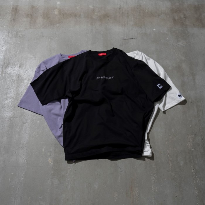 A collaboration T between Maison Special and In the House, where the brush is run and the wind is felt.