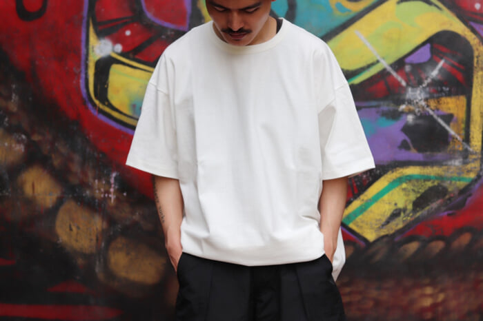 上品かつほのかにルードさが香るTシャツにポロシャツ。ウィーウィルとウィズムの仕業です。