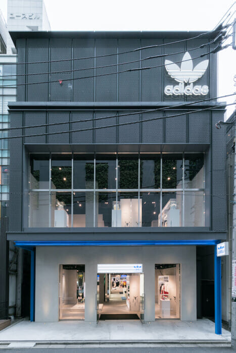 The intersection of past and future cultures! The world's first adidas Originals flagship store was born with the latest concept.