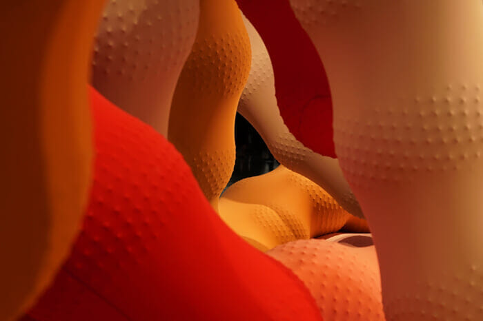 【FOCUS IT.】芸術がいま照らすべきものとは。ヨコハマトリエンナーレ2020の全貌を探りに行きました！