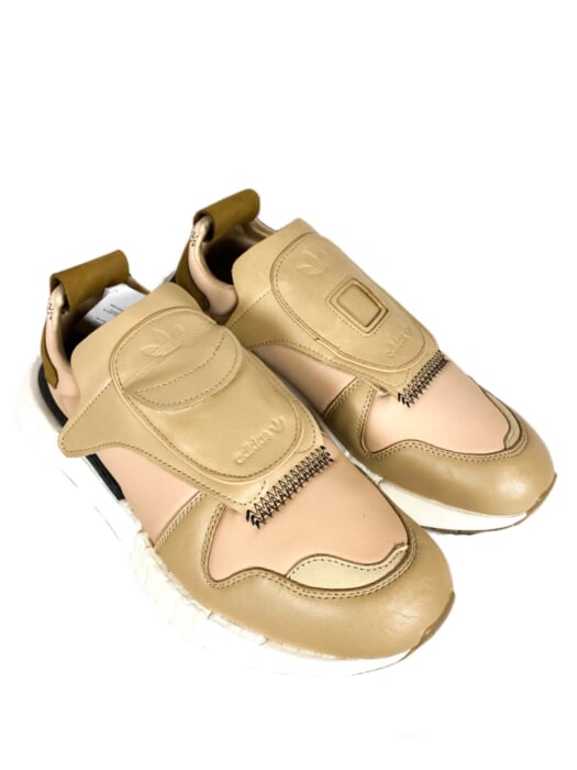 フューチャーの解釈が最高にクールな、アディダスの名品キックス。