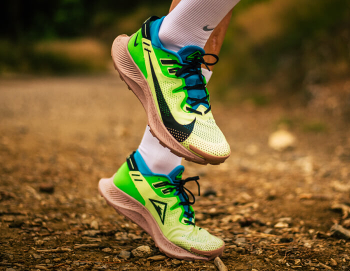 街で映えて、山で馴染む。ナイキの新しいトレランシューズが、秀逸な出来栄えです。