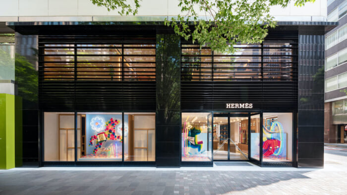 Hermes gave shape to a 40-year-long wish. The first store in Japan, located in Marunouchi, Tokyo, has been reborn.