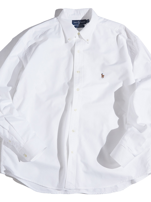 Declaration of no T-shirts and shorts. Ralph Lauren's B.D. shirts can be worn with guns in the summer.