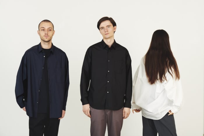 極上のデイリーウェア。いまワードローブに加えるべきアイテムは、グラフペーパー フレームワークで揃います。