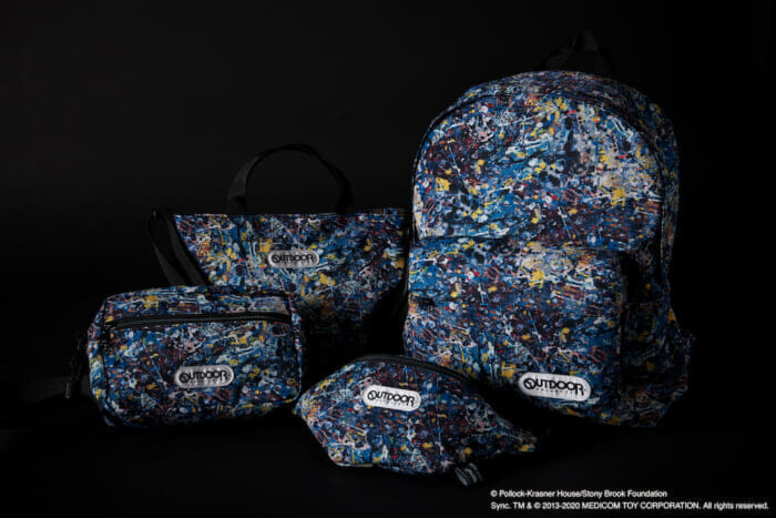 The Outdoor Products bag enters a new phase with two people. Feel the energy contained in the art.