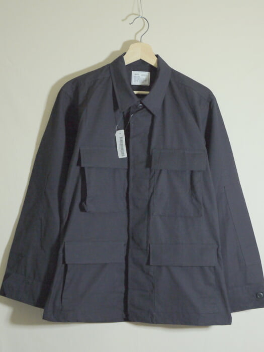 Good design, good size, and good price! A rare all-black model with all three features is now in stock.