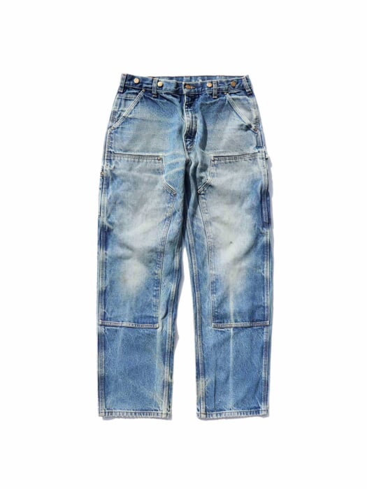 A sense of fade that spills over. Carhartt's double-knee has reached its full maturity.