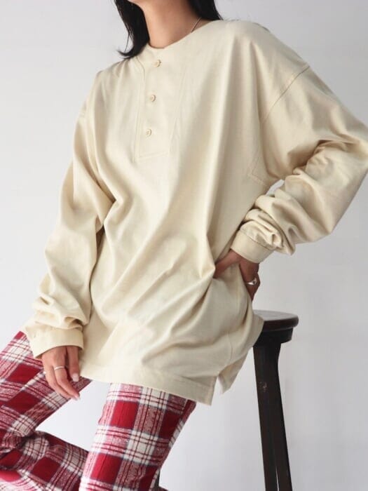 ちょっぴり突飛なプルオーバーは、ピンチなあなたのヘルプマン。