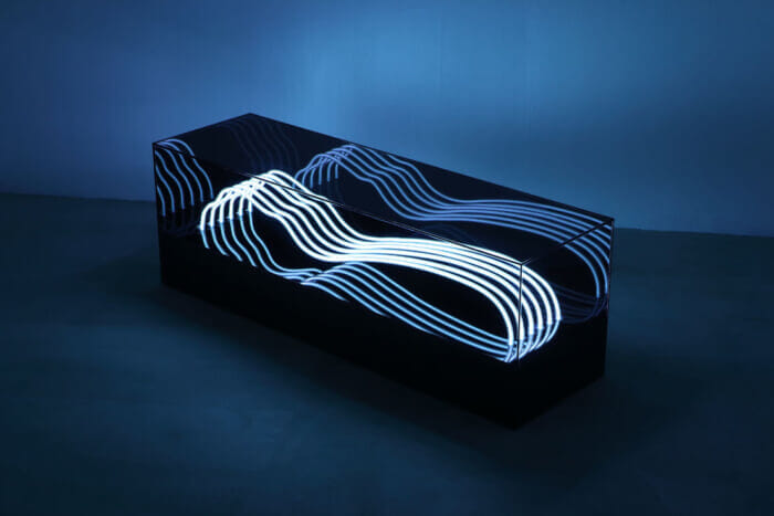 光の可能性を探るネオン・アーティストのWakuが新作を発表。この連休は六本木のISETAN SALONEへ!