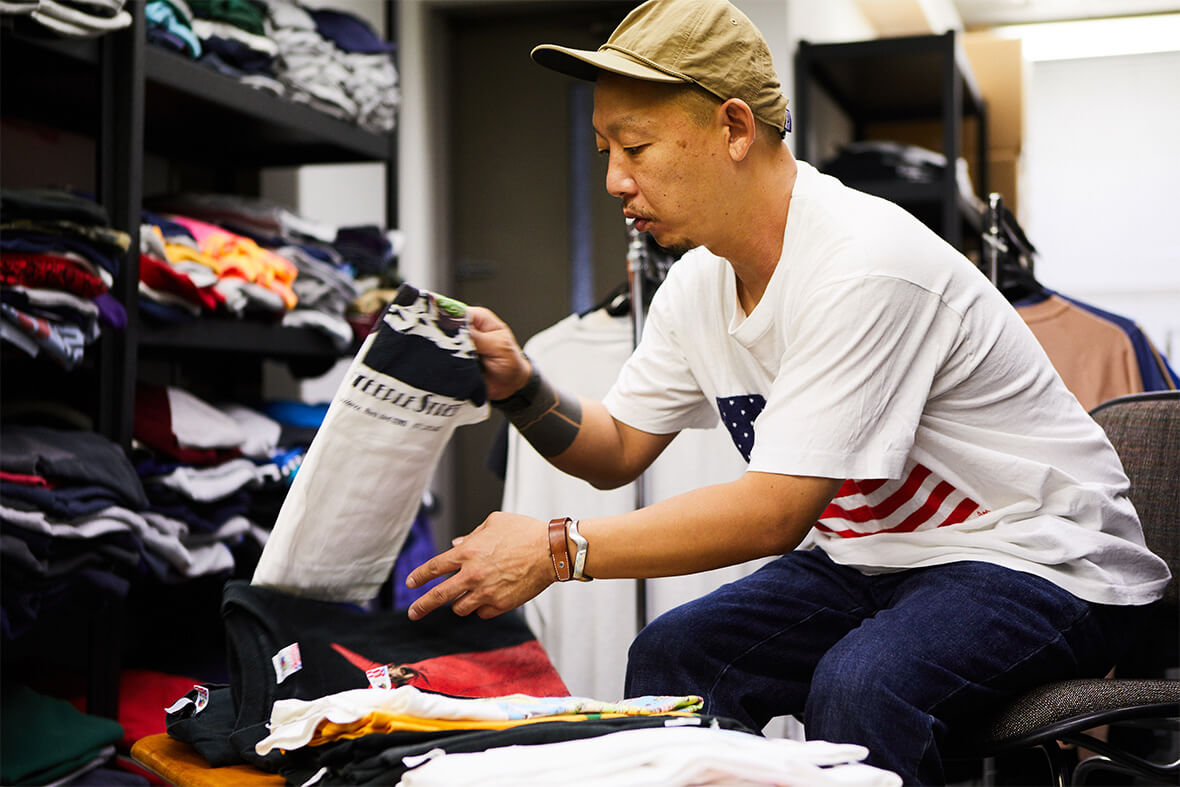 Apple カラフルロゴ フルーツタグ90's Apple カラフルロゴ フルーツタグ90's