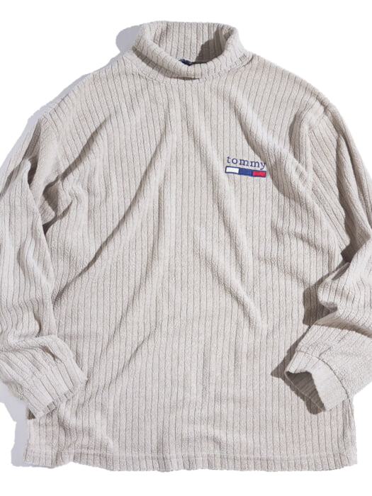 It's a boot, but that doesn't matter, the atmosphere is awfully cool. It's not about that, but the atmosphere is really cool.