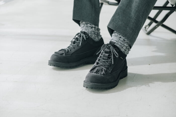 スノーピークとダナーから、品と機能性を巧みに共存させた一足。四度目の邂逅です。