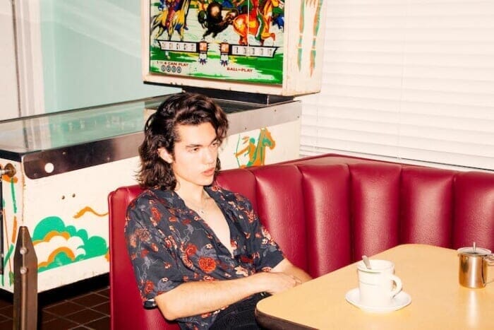 コナン・グレイとベルシュカが提案するユニセックススタイル。コスパ、デザインともに言うことなしです。